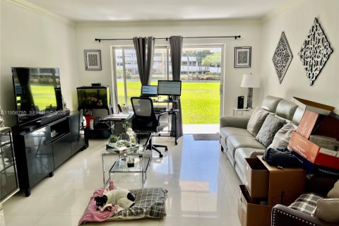 Condominio en alquiler en Miami, Florida, 2 dormitorios № 2010675 - foto 9