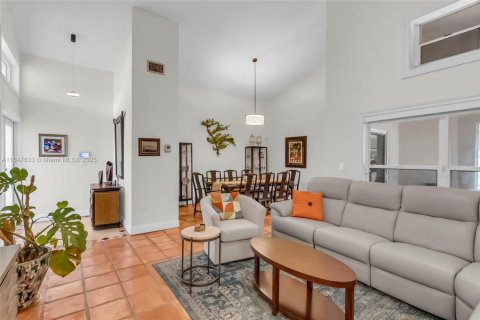 Villa ou maison à vendre à Miami, Floride: 3 chambres, 154.96 m2 № 1847737 - photo 5