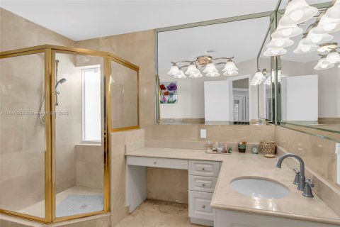 Villa ou maison à vendre à Miami, Floride: 3 chambres, 154.96 m2 № 1847737 - photo 25