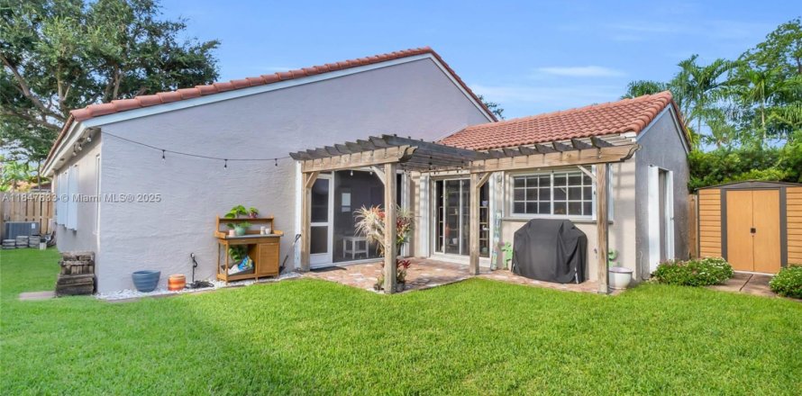 Villa ou maison à Miami, Floride 3 chambres, 154.96 m2 № 1847737