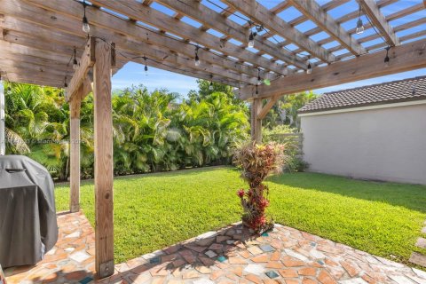 Villa ou maison à vendre à Miami, Floride: 3 chambres, 154.96 m2 № 1847737 - photo 28