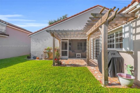Villa ou maison à vendre à Miami, Floride: 3 chambres, 154.96 m2 № 1847737 - photo 29