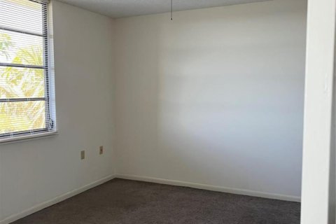Condo in Davie, Florida, 2 bedrooms № 2250563 - photo 14