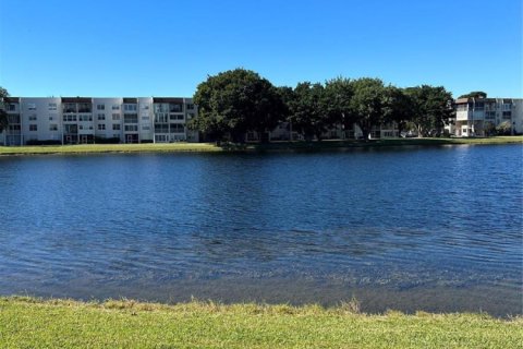 Condo in Davie, Florida, 2 bedrooms № 2250563 - photo 4