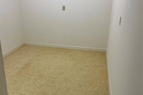 Condo in Davie, Florida, 2 bedrooms № 2250563 - photo 11