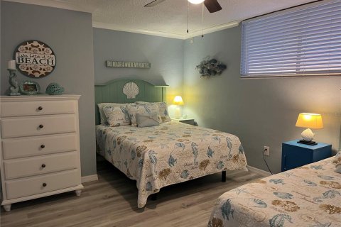 Condo in Daytona Beach, Florida, 2 bedrooms № 2220812 - photo 9