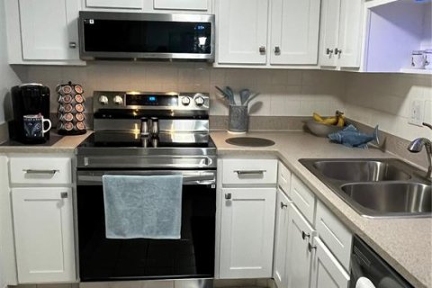 Condo in Daytona Beach, Florida, 2 bedrooms № 2220812 - photo 6