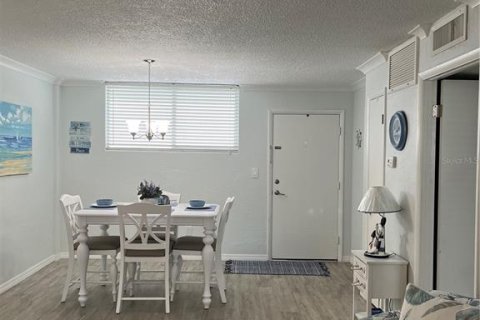 Condo in Daytona Beach, Florida, 2 bedrooms № 2220812 - photo 4