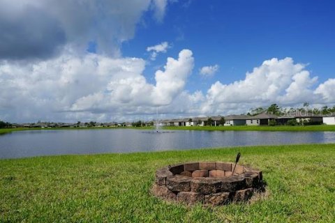 Casa en venta en New Smyrna Beach, Florida, 4 dormitorios, 176.7 m2 № 1842113 - foto 4