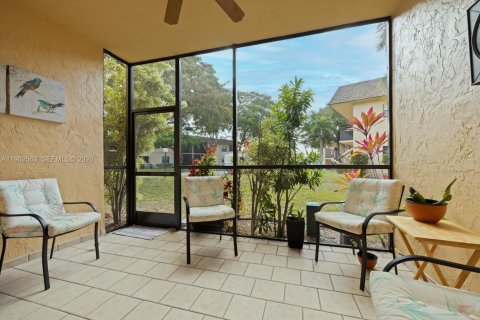 Снять в аренду кондоминиум в Холливуд, Флорида 2 спальни, 94.3м2, № 2025344 - фото 9