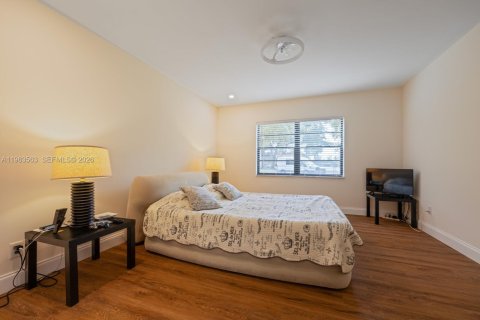 Снять в аренду кондоминиум в Холливуд, Флорида 2 спальни, 94.3м2, № 2025344 - фото 10