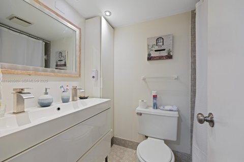 Снять в аренду кондоминиум в Холливуд, Флорида 2 спальни, 94.3м2, № 2025344 - фото 13