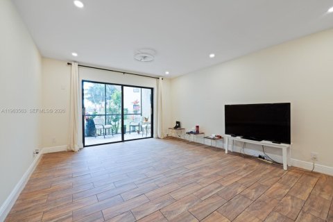 Снять в аренду кондоминиум в Холливуд, Флорида 2 спальни, 94.3м2, № 2025344 - фото 5