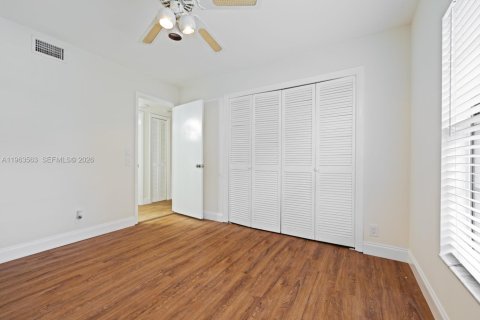 Снять в аренду кондоминиум в Холливуд, Флорида 2 спальни, 94.3м2, № 2025344 - фото 16