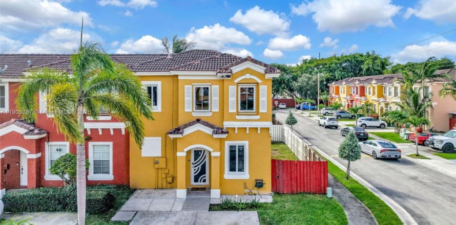 Таунхаус в Хомстед, Флорида 3 спальни, 128.02м2 № 1965574