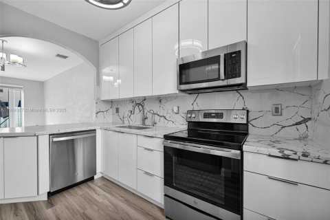 Купить таунхаус в Хомстед, Флорида 3 спальни, 128.02м2, № 1965574 - фото 21