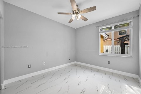 Купить таунхаус в Хомстед, Флорида 3 спальни, 128.02м2, № 1965574 - фото 16