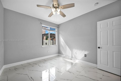 Купить таунхаус в Хомстед, Флорида 3 спальни, 128.02м2, № 1965574 - фото 17