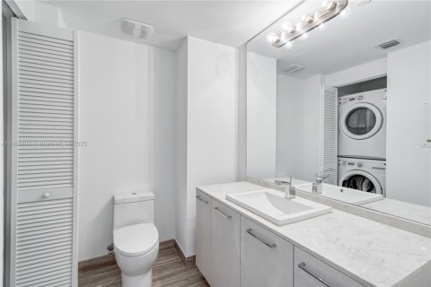 Condominio en alquiler en Miami, Florida, 1 dormitorio, 70.51 m2 № 1950950 - foto 9
