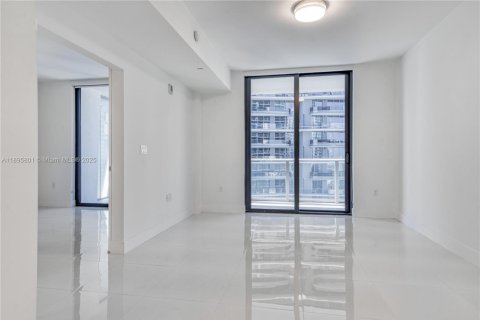 Condominio en alquiler en Miami, Florida, 1 dormitorio, 70.51 m2 № 1950950 - foto 7