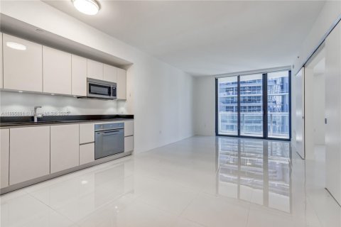 Condominio en alquiler en Miami, Florida, 1 dormitorio, 70.51 m2 № 1950950 - foto 4