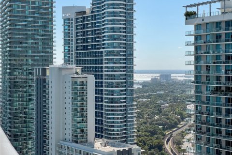 Condominio en alquiler en Miami, Florida, 1 dormitorio, 70.51 m2 № 1950950 - foto 2