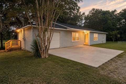 House in Silver Springs Shores, Florida 3 bedrooms, 108.51 sq.m. № 2403605