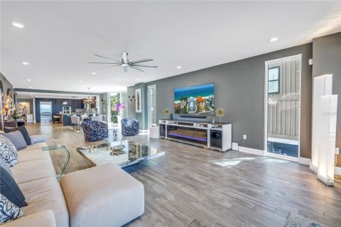 Copropriété à vendre à Indian Shores, Floride: 3 chambres, 336.31 m2 № 2096721 - photo 15