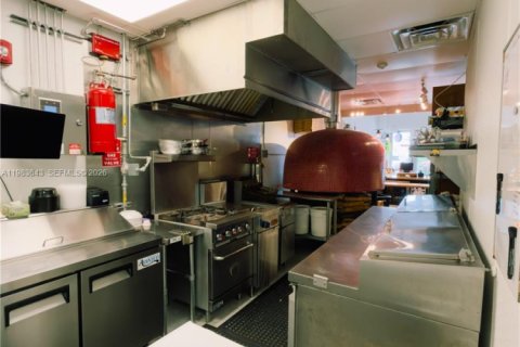 Купить коммерческую недвижимость в Майами, Флорида № 2050808 - фото 6