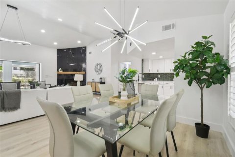 Villa ou maison à vendre à Tampa, Floride: 3 chambres, 184.23 m2 № 1744493 - photo 3