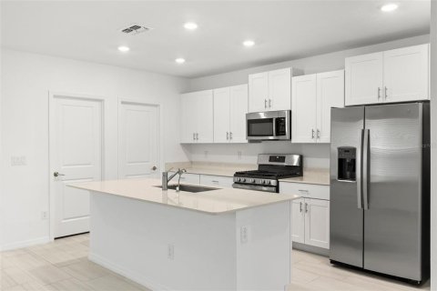 Casa en venta en Land O' Lakes, Florida, 5 dormitorios, 221.94 m2 № 1760378 - foto 12