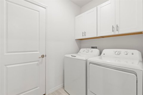 Casa en venta en Land O' Lakes, Florida, 5 dormitorios, 221.94 m2 № 1760378 - foto 22