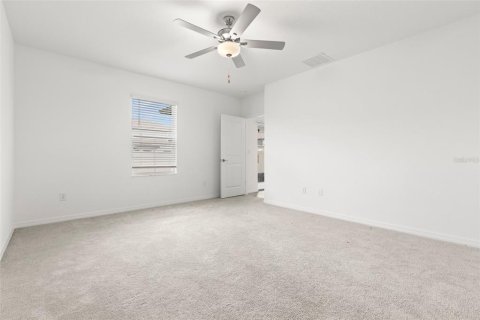 Casa en venta en Land O' Lakes, Florida, 5 dormitorios, 221.94 m2 № 1760378 - foto 17