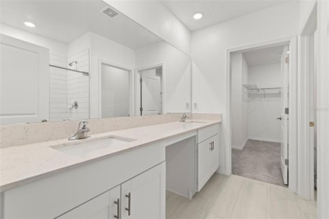 Casa en venta en Land O' Lakes, Florida, 5 dormitorios, 221.94 m2 № 1760378 - foto 18