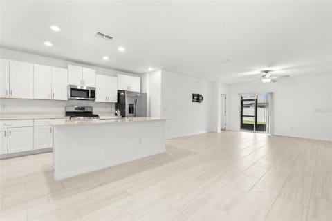 Casa en venta en Land O' Lakes, Florida, 5 dormitorios, 221.94 m2 № 1760378 - foto 5