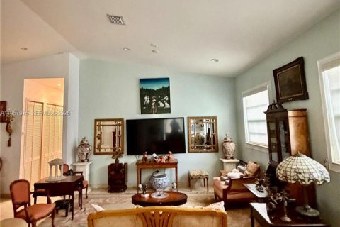 Купить виллу или дом в Майами, Флорида 3 спальни, 139.17м2, № 2025693 - фото 6