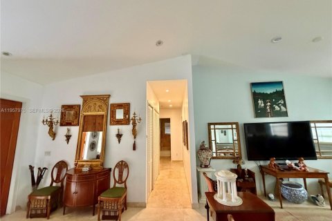 Купить виллу или дом в Майами, Флорида 3 спальни, 139.17м2, № 2025693 - фото 15