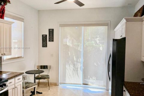 Купить виллу или дом в Майами, Флорида 3 спальни, 139.17м2, № 2025693 - фото 11