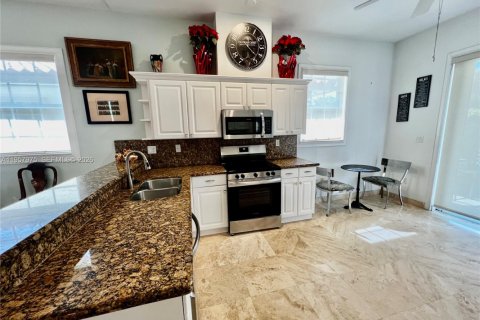 Купить виллу или дом в Майами, Флорида 3 спальни, 139.17м2, № 2025693 - фото 10