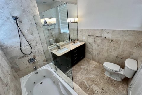 Купить виллу или дом в Майами, Флорида 3 спальни, 139.17м2, № 2025693 - фото 20