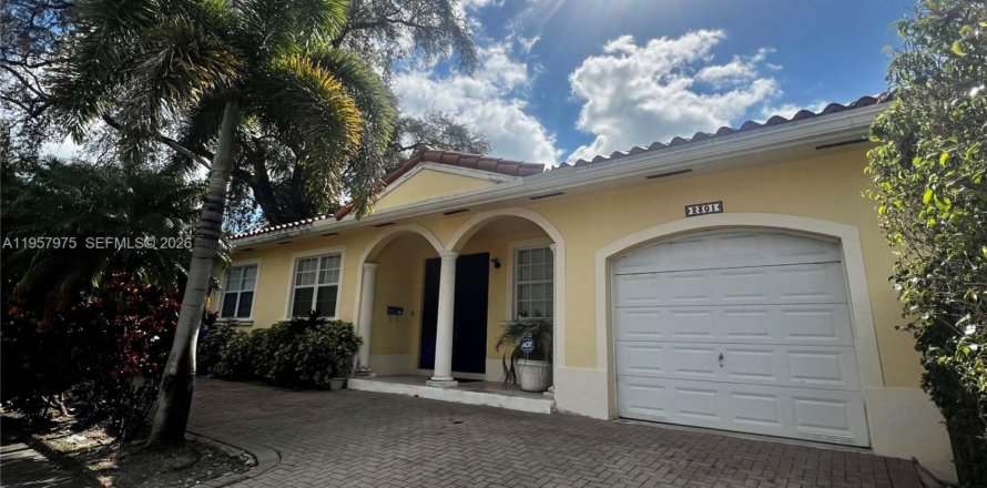 Дом в Майами, Флорида 3 спальни, 139.17м2 № 2025693