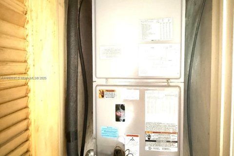 Copropriété à louer à Miami, Floride: 2 chambres, 107.4 m2 № 1966444 - photo 9