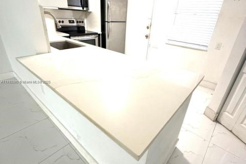 Copropriété à louer à Miami, Floride: 2 chambres, 107.4 m2 № 1966444 - photo 29