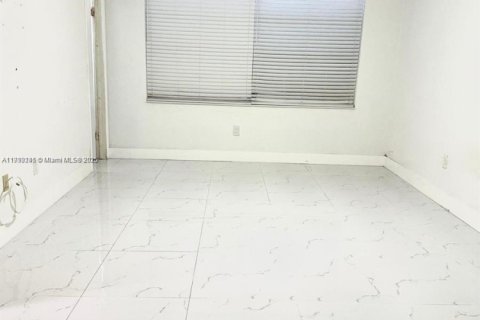 Copropriété à louer à Miami, Floride: 2 chambres, 107.4 m2 № 1966444 - photo 4