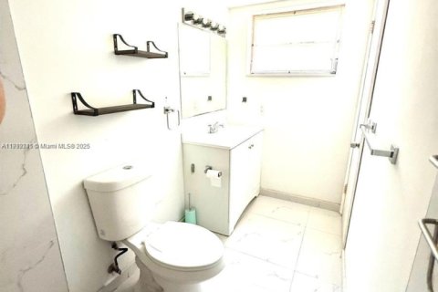 Copropriété à louer à Miami, Floride: 2 chambres, 107.4 m2 № 1966444 - photo 12