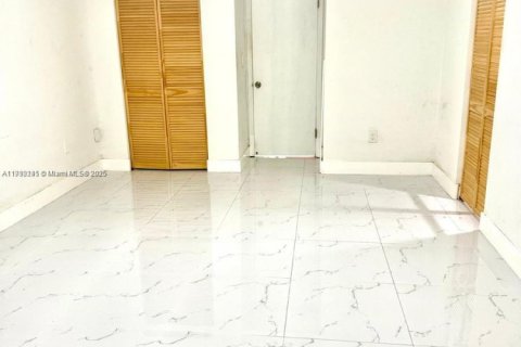 Copropriété à louer à Miami, Floride: 2 chambres, 107.4 m2 № 1966444 - photo 20