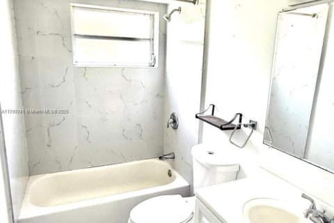 Copropriété à louer à Miami, Floride: 2 chambres, 107.4 m2 № 1966444 - photo 5