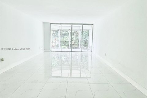 Copropriété à louer à Miami, Floride: 2 chambres, 107.4 m2 № 1966444 - photo 24