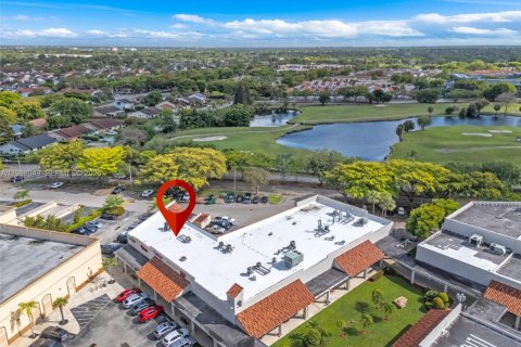 Купить коммерческую недвижимость в Майами, Флорида № 2060739 - фото 30