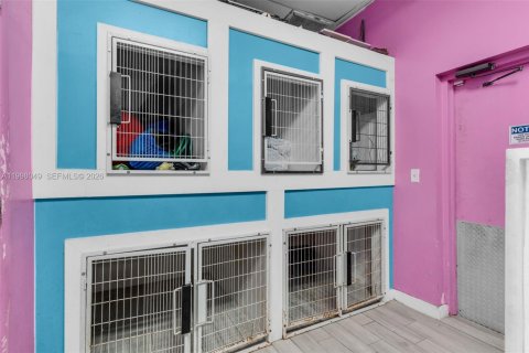 Купить коммерческую недвижимость в Майами, Флорида № 2060739 - фото 15